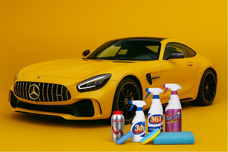 Mercedes AMG amarillo con productos de detailing: limpiadores, protector y microfibra; servicio de detallado exterior en CDW Llácer.